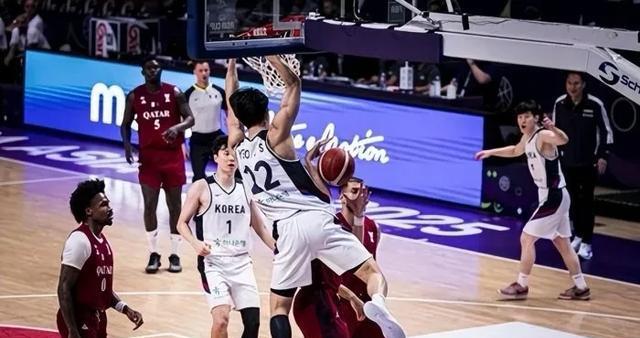 功限制韩国, 组赛中的表, 男篮冲四强